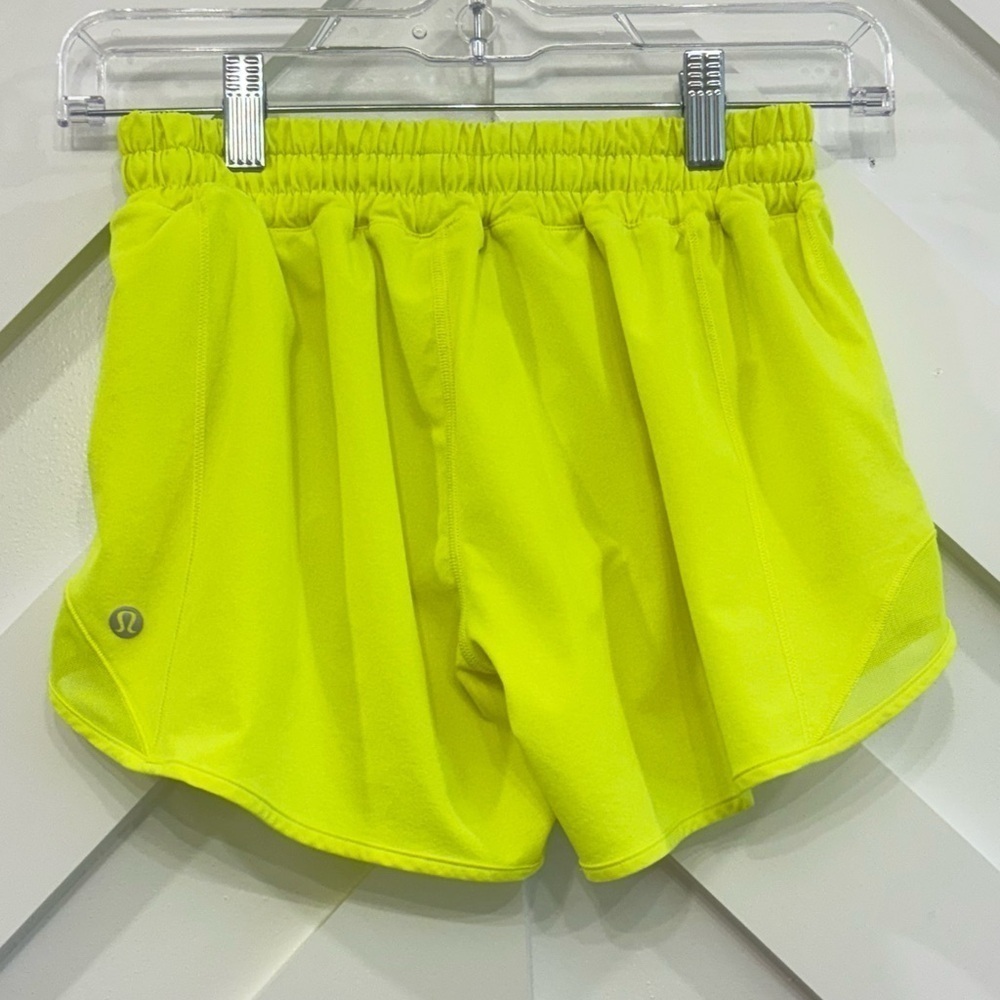 Lululemon Hotty Hot Shorts II 4" Size 4 Tall In Highlight Yellow